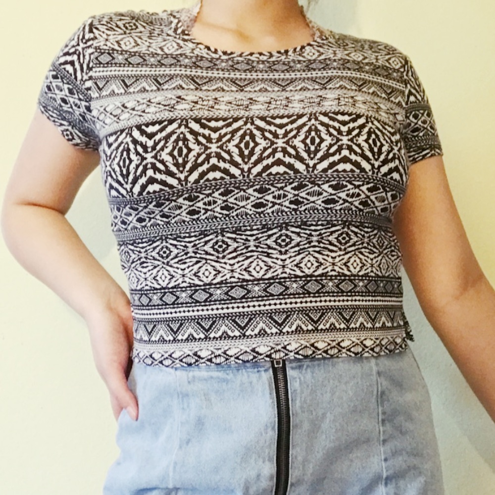 Black & White Patterned Crop (XS/S)